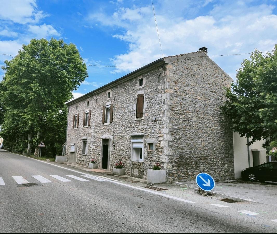 Le Cocon De Mila Appartement Uzer  Buitenkant foto